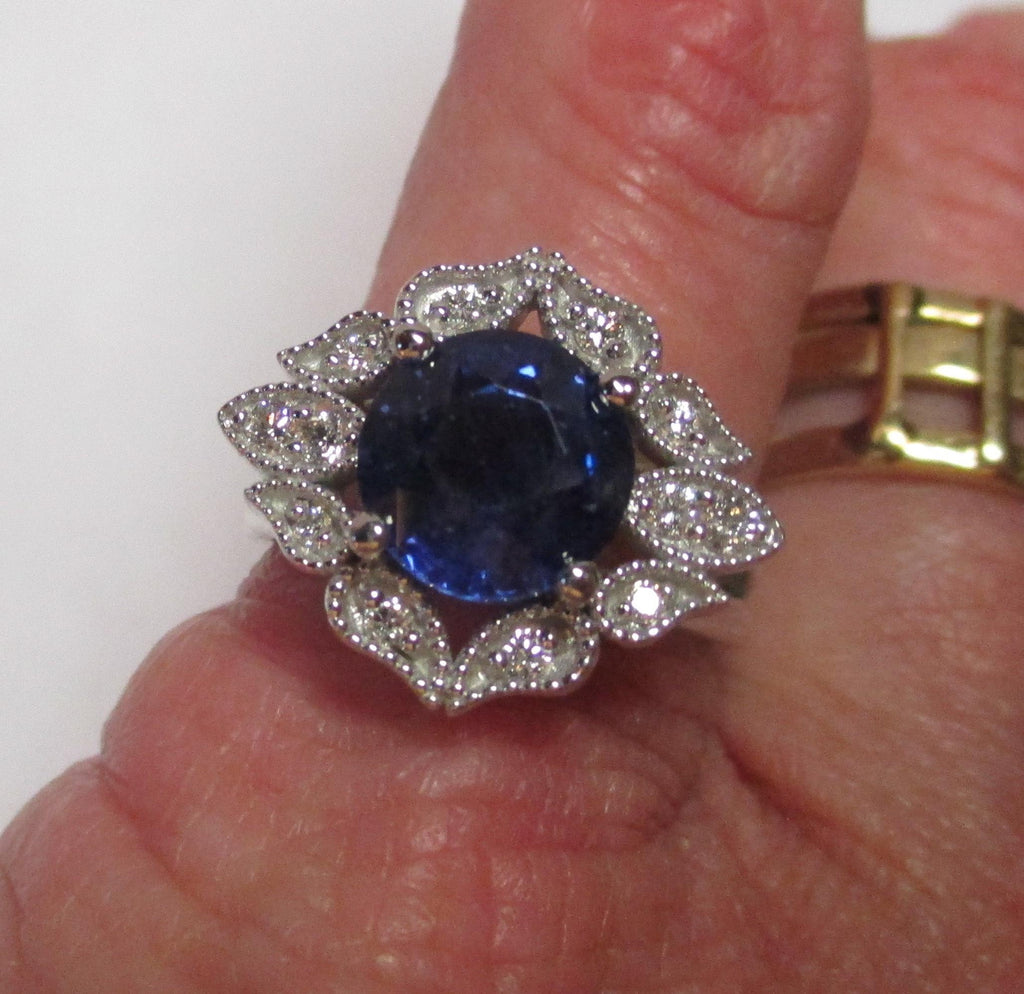 Sapphire and Birthstone Jewelry: Rings, Pendants & Earrings in Gold or Silver custom made and classic