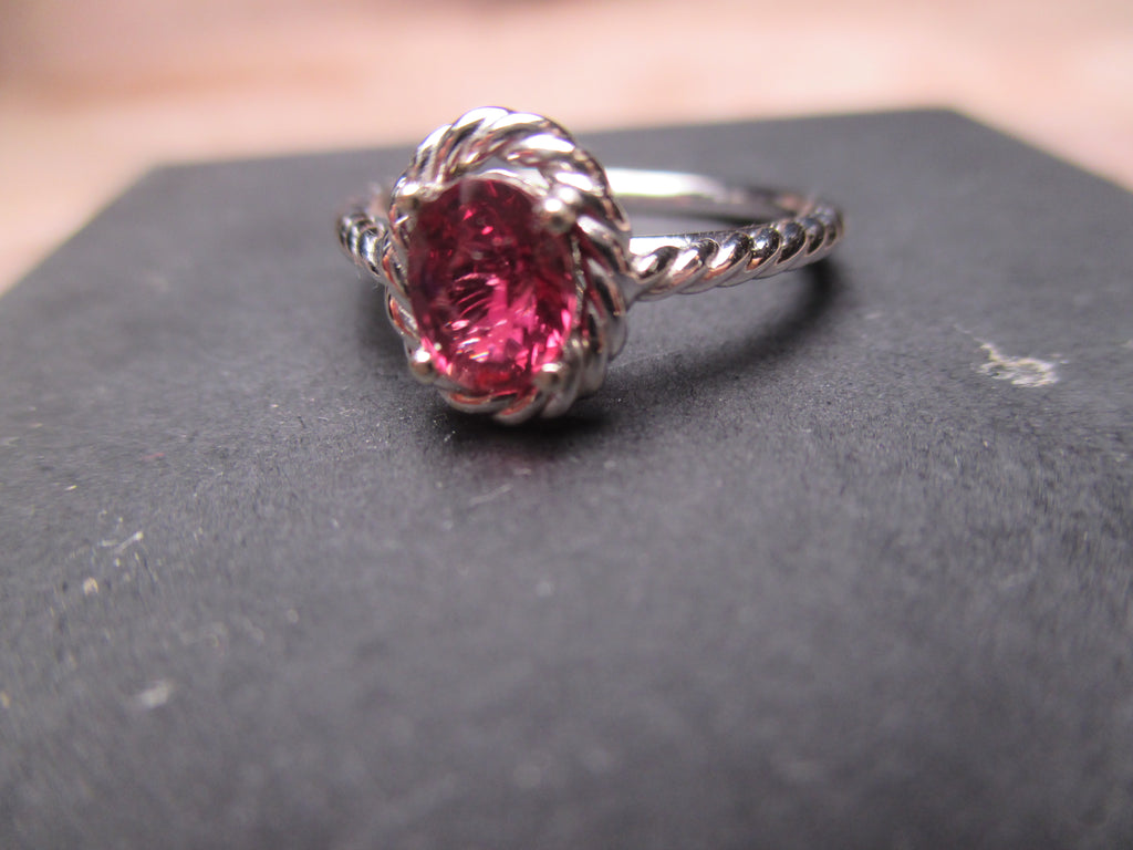 Sapphire Oval in 14K white gold. Natural Pink 7x5mm 1.00 carat