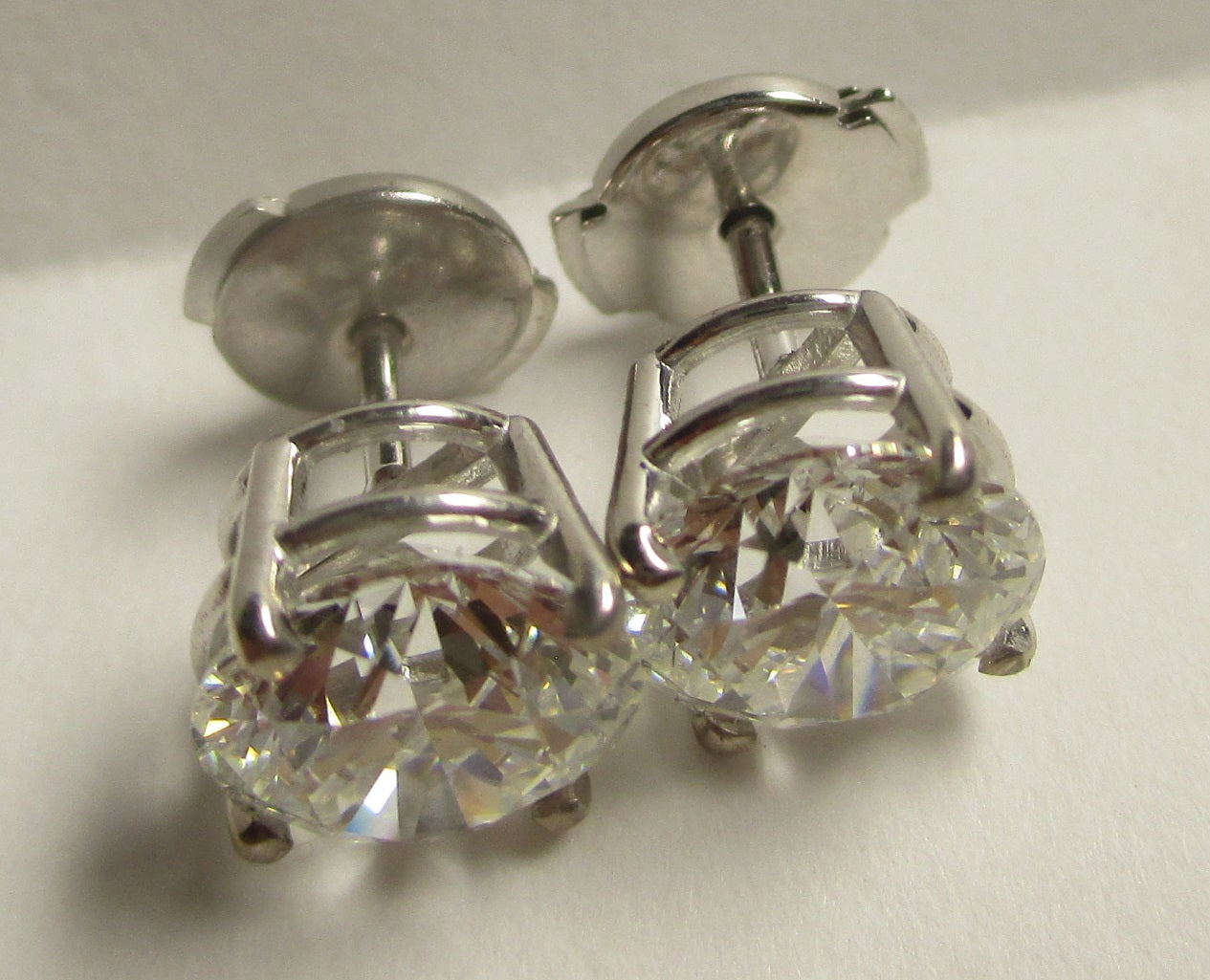 Natural diamond stud earrings .33 Ct. tw. to 2.50 Ct. tw. in solid 14K gold with screw backs or Guardian backs
